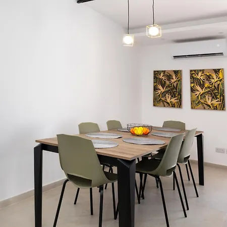 Luxury Family Close To Mgarr Ix-xini With Parking Xewkija